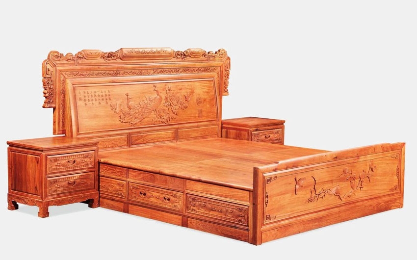 檀雕孔雀大床